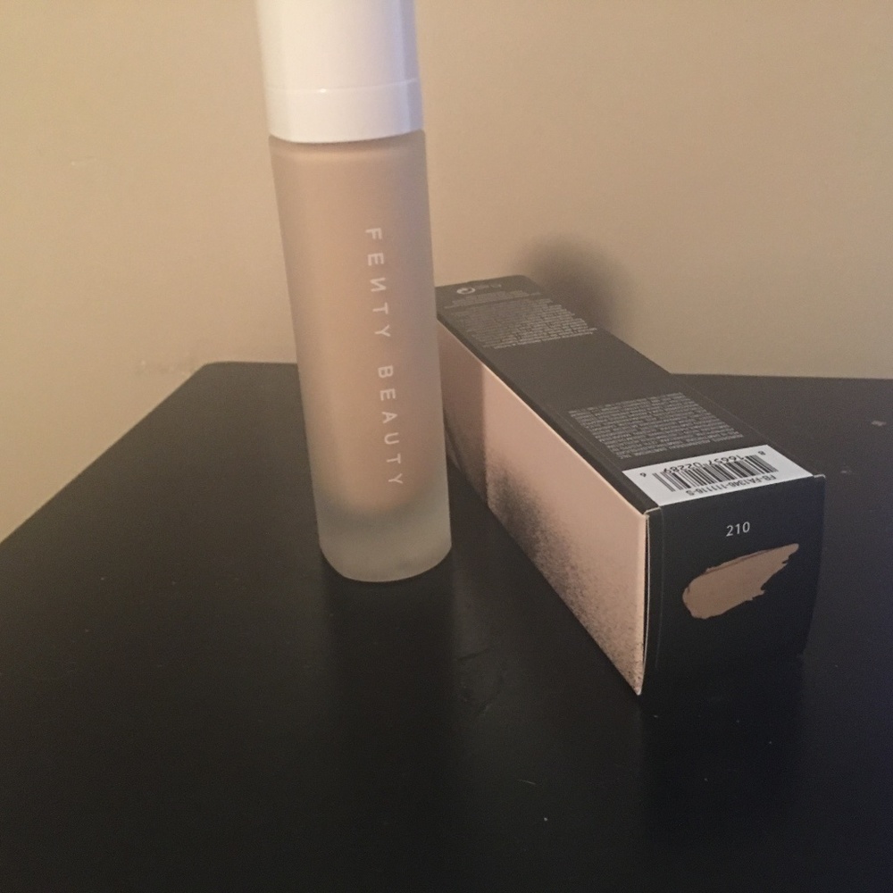 Fenty Beauty Foundation in #210